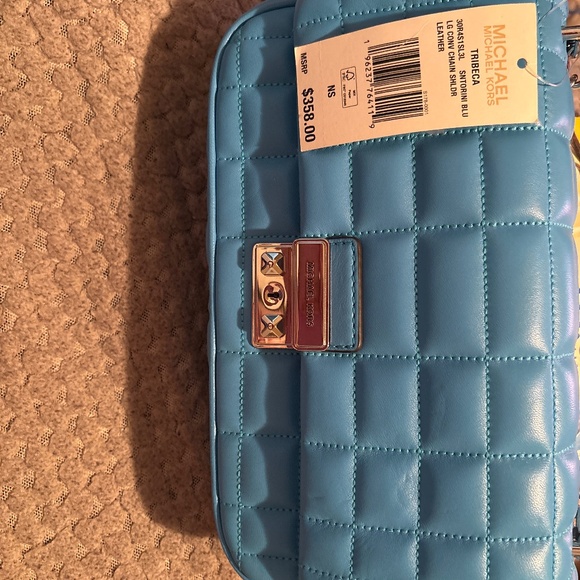 Purse - Picture 1 of 6